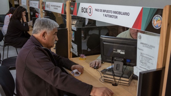 Previsores. Los vecinos ya pueden abonar sus impuestos con rebaja. 