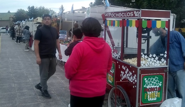 Los feriantes señalan que la ordenanza restringe su trabajo.
