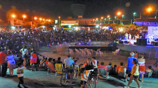 Invitan a los vecinos a participar de la procesión en los barcos.
