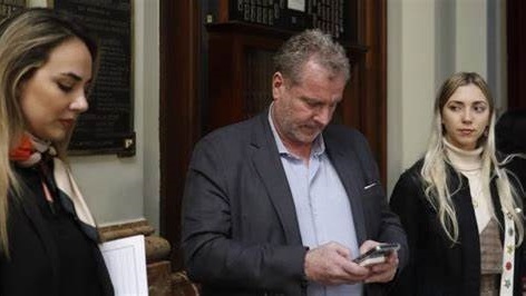 ¡Ah, si ese celular hablara..! Milman y sus asesoras investigadas y comprometidas.