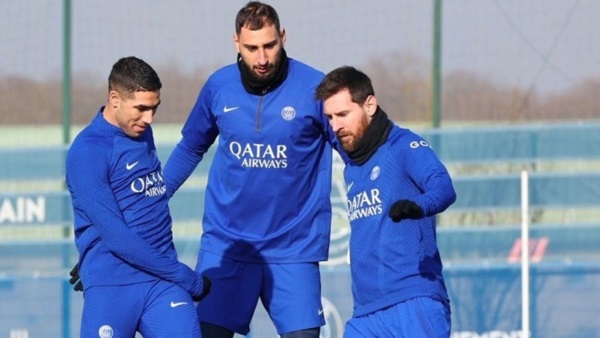 La 'Pulga' practicó junto a sus compañeros y estaría a disposición para jugar mañana ante el Bayern Munich.