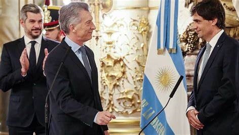 Hernán Lacunza asumió en Economía en reemplazo de Dujovne; Marcos Peña lo aplaudía.