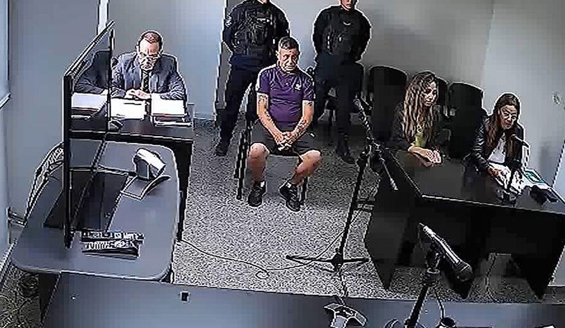 Carlos González seguirá en prisión hasta la audiencia preliminar.
