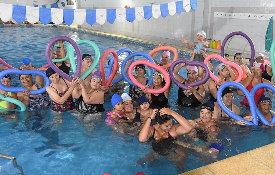 Con cientos de participantes terminó ayer el programa de natación que organizó el municipio de Trelew.