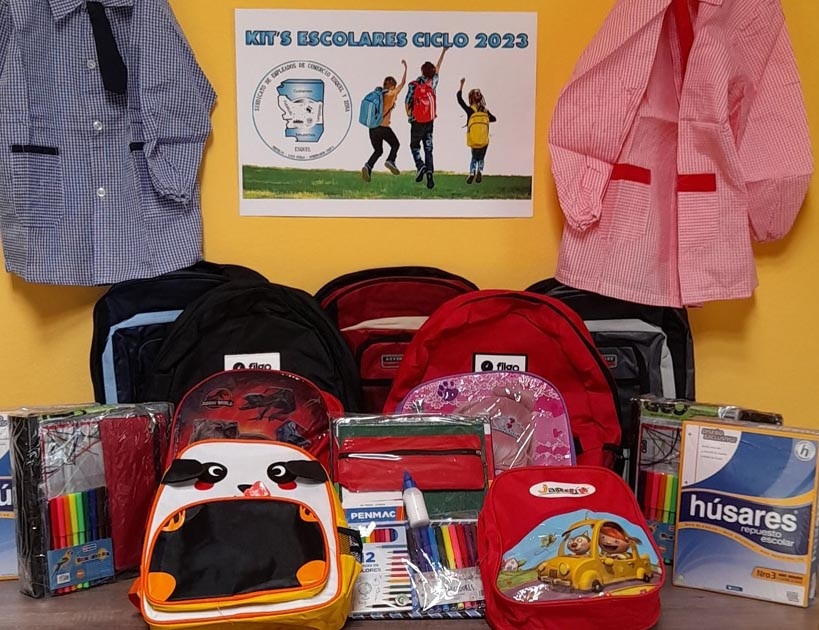 Imagen del kit escolar que entrega el SEC a sus afiliados en Esquel.