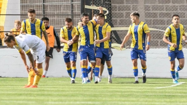 El festejo de Atlanta por el gol de Becker. (Foto: Daniel Feldman / Jornada).