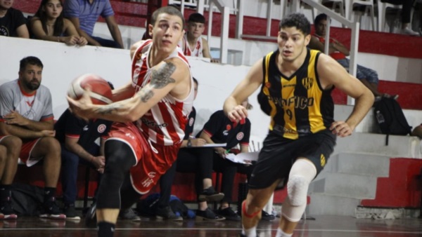 Racing cayó de local con Pacífico. (Foto: Prensa Racing de Trelew).