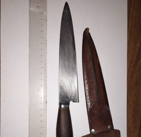 Luego de la detención de la pareja se secuestró un arma blanca.