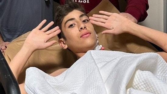 Kadir fue uno de los sobrevivientes al terremoto. Fue sacado entre los escombros después de 87 horas. Durante su examinación, confesó ser hincha del Galatasaray y fan de Icardi.