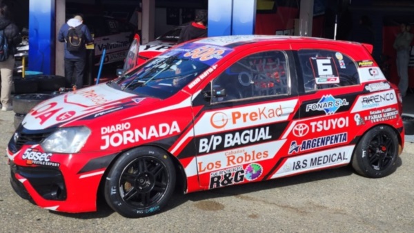 Con el espónsor de Jornada en los laterales, así luce el auto de Renzo Blotta. 
