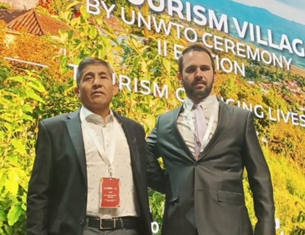 la distinción fue recibida por Juan Peralta, secretario de Turismo.
