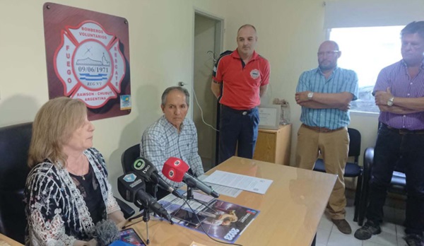 Ayer se firmó un convenio entre la UDC y la Asociación de Bomberos.