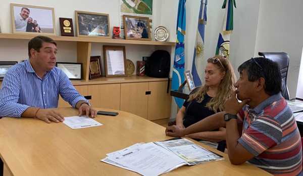 Biss en diálogo con Norman Evans, secretario general del SITPRENCH.