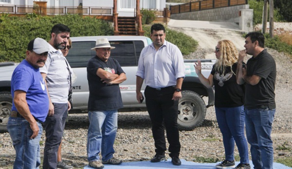 El secretario de Ambiente de Rawson dialogó con los vecinos.