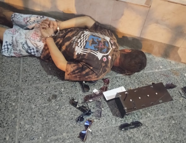El individuo fue atrapado a los pocos metros del lugar del robo.