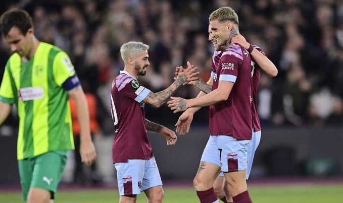 Lanzini fue titular y dio una asistencia en el triunfo y clasificación del West Ham.