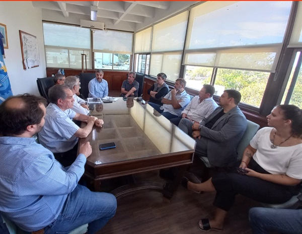Confirmación. Las partes preocupadas durante el encuentro. 