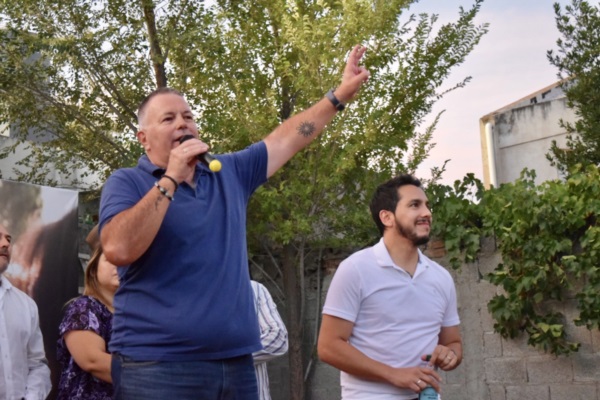 Daniel Asciutto junto con Emanuel Coliñir