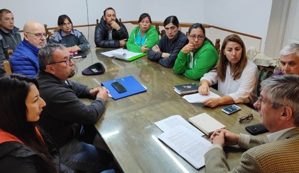 Reunión de Ongarato con varios sectoers por el loteo de Valle Chico.