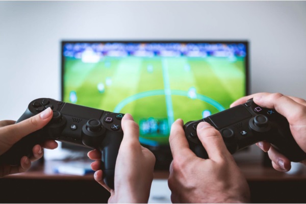 Compró una consola de videojuegos y lo acusan de no haber pagado