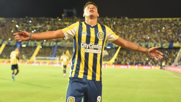 Alejo Veliz marcó un doblete y fue la figura del partido.