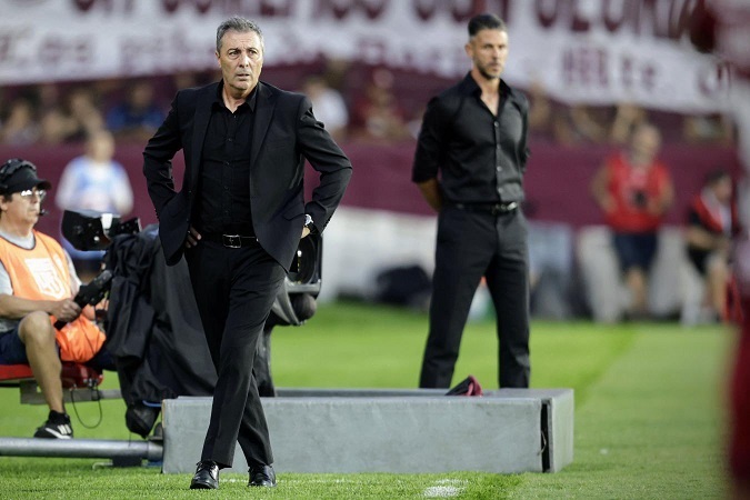 Palazo de Kudelka a Demichelis: "Este señor está dirigiendo en Fórmula 1, por eso hay que tener cuidado con lo que se dice... Es un mecanismo de defensa por cómo jugó River. Nosotros tampoco teníamos