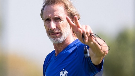Gareca vuelve al fútbol argentino 10 años después. Ya dirige los entrenamientos de Vélez, club que comandó entre 2009 y 2013, donde consiguió 4 títulos en el plano local.