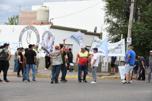 Los trabajadores pidieron que abran el proceso electoral