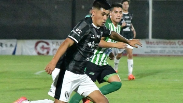 Germinal perdió su invicto en Bahía Blanca. (Foto: Prensa Liniers).