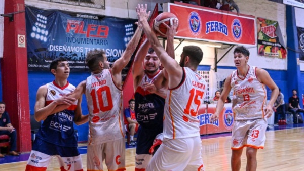 Buena victoria de Centro Español en Madryn. (Foto: Mariano Di Giusto/Jornada).
