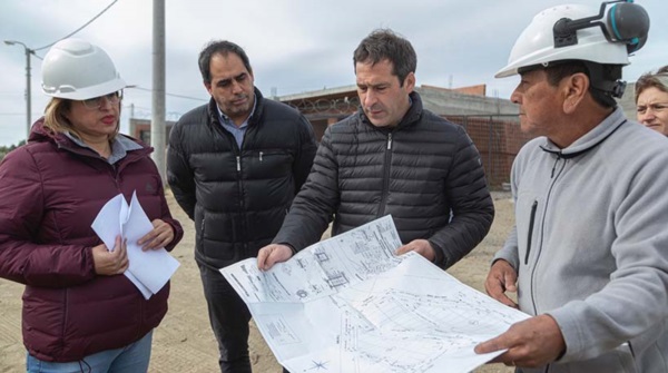 Luque recorrió obra de urbanización en la zona norte de Comodoro.