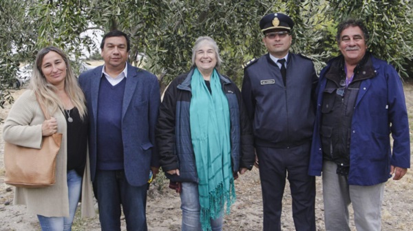 Eduardo Varela y Diana Guillén durante la recorrida por la Unidad 6.
