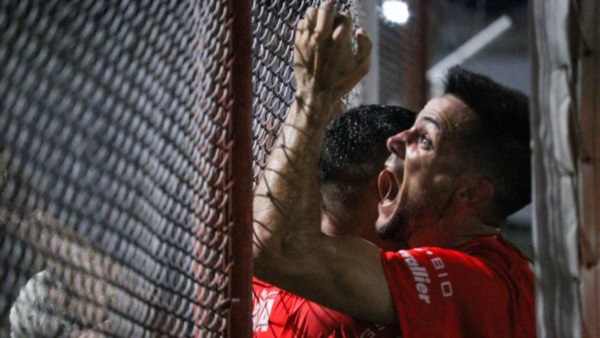 Bochi le dio el triunfo a Instituto con un golazo.
