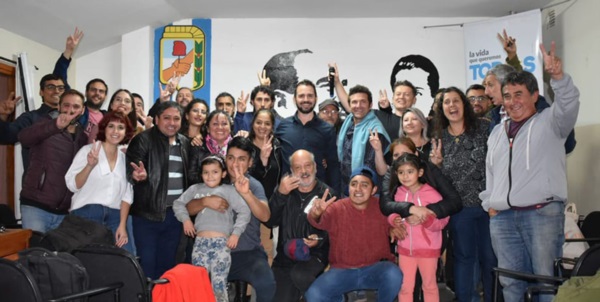 Cierre. Juan Peralta expuso su propuesta de desarrollo local ante una importante cantidad de asistentes.