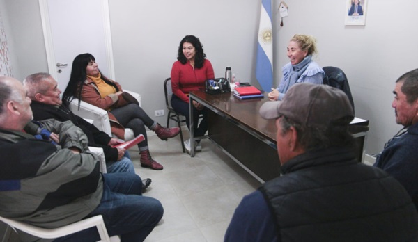 Silvana Cendra se reunió con vecinos de Magagna para dialogar.