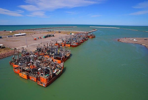Trabajadores de los puertos de Chubut definen si van al paro