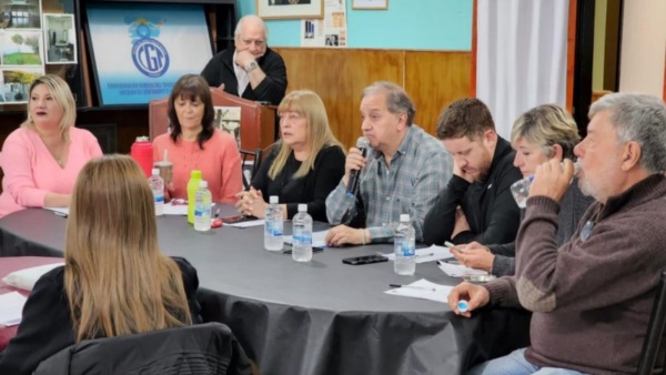 Linares y la Mesa Ejecutiva del PJ, hace unos meses, una de las pocas veces que se juntaron.