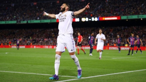 El francés Benzema marcó un hat-trick en el derbi español.
