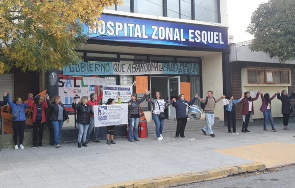 Preocupados. Varios sectores se movilizaron ante la situación del servicio público de salud en Esquel.