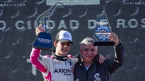 "Nacho" en el lugar más alto del podio. (Foto: TC2000).C2000