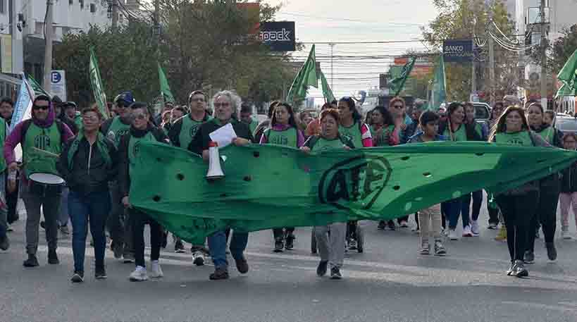 Reclaman mejoras salariales, recategorizaciones y pase a plantas