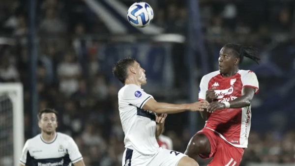 "Me llamaron mono y negro": Hugo Rodallega, delantero de Independiente Santa Fe.