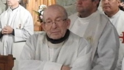 El padre Vicente Lahoz y un "signo de fe" al momento de dejar este mundo. Foto: ESQNotas