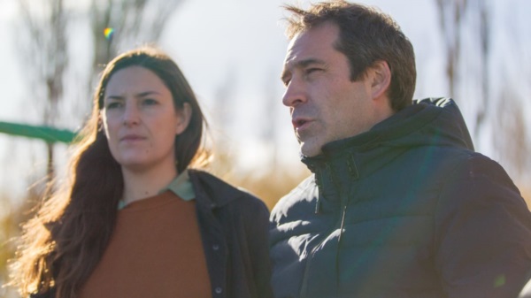 El candidato a gobernador, Juan Pablo Luque, junto a Paula Morale, candidata a intendenta de Rawson