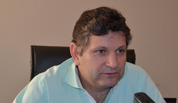 Explorando. El intendente de Gualjaina busca otro sello para julio. 