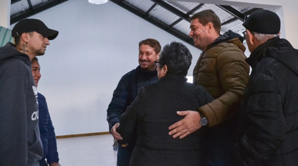 A pesar del frío, los vecinos se acercaron a acompañar las actividades.