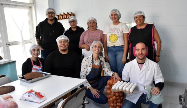 El taller brinda conceptos de nutrición y preparación de recetas.