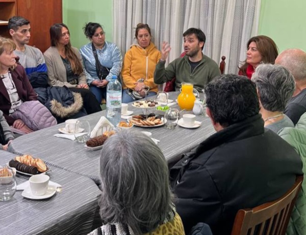 Puesta en común. Los referentes de JxC durante la charla en el sur. 