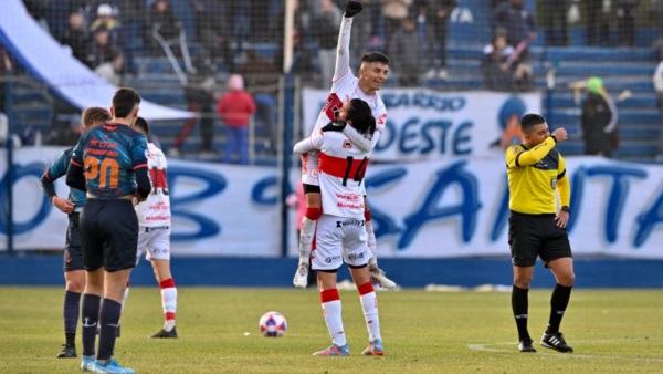 Morón se llevó un gran triunfo de Puerto Madryn. (Foto: Daniel Feldman/Jornada).