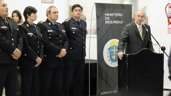Último escalón. Una postal del cierre del curso que hicieron las altas jerarquías en la capital chubutense.